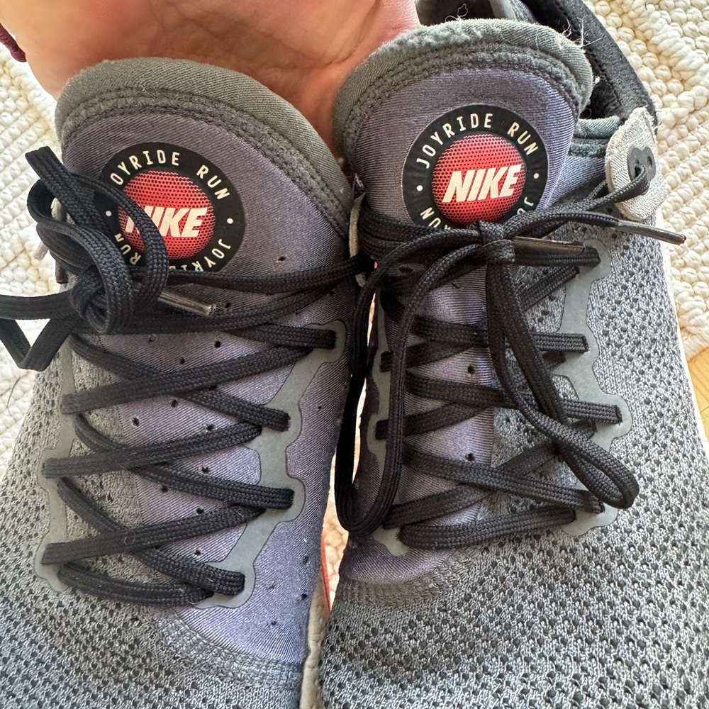 Nike Black and Gray Running Shoes - Picture 2 of 5